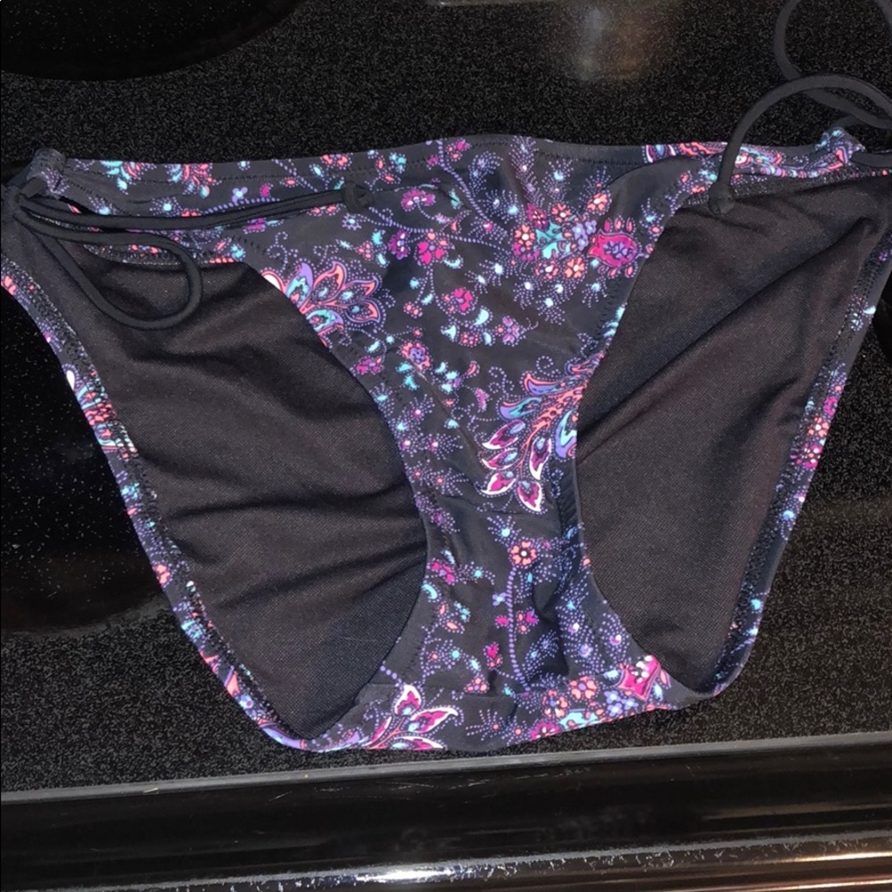 American Eagle swim bottom
